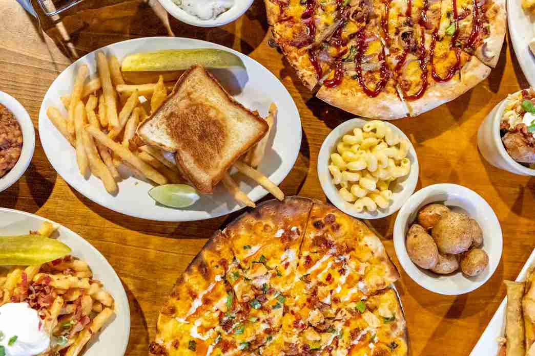 Understanding Yard House Happy Hour: Schedule and Experience