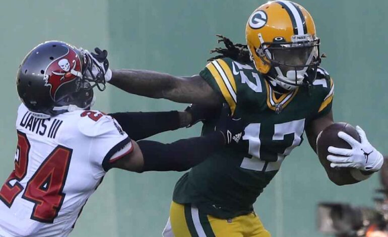 Davante Adams Takes a Swipe at the Bears and Fans React Strongly